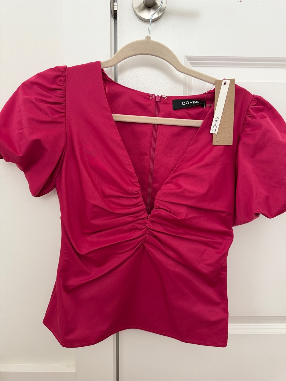 DO+BE Bright Fuchsia Ruched V-Neck Puff Sleeve Top